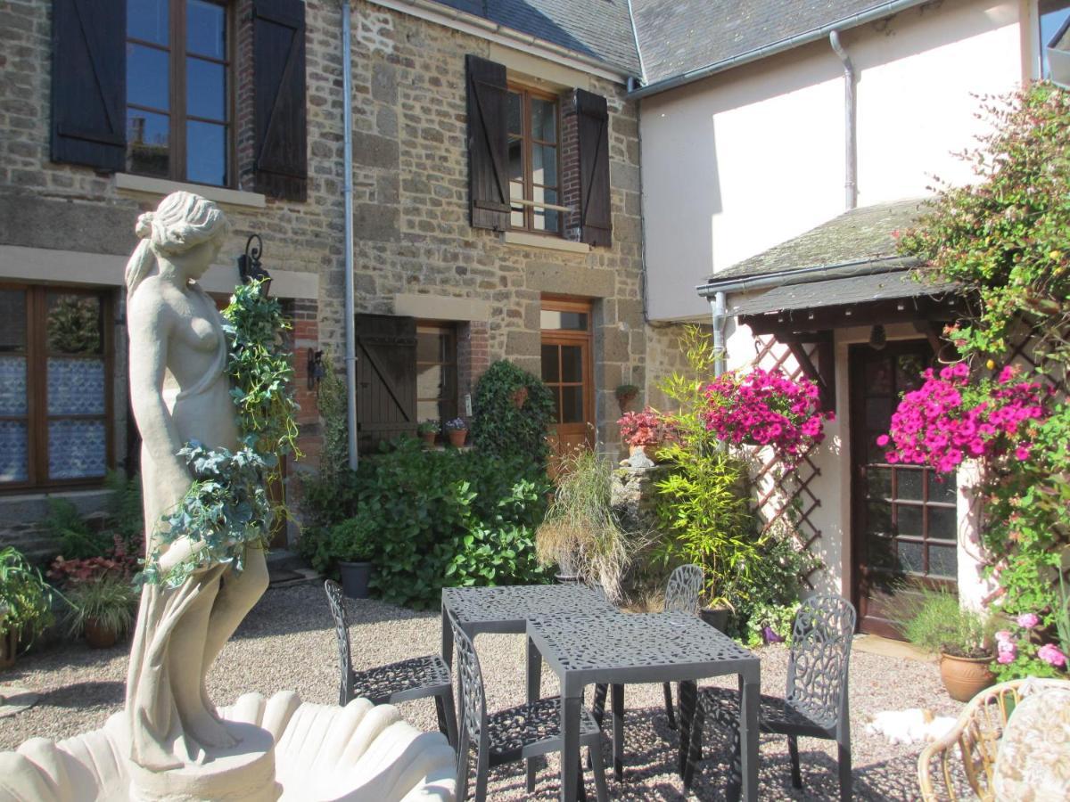 Bed and Breakfast Le Figuier La Foret-Auvray Esterno foto